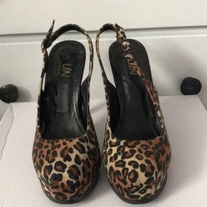 UN sensored leopard heels